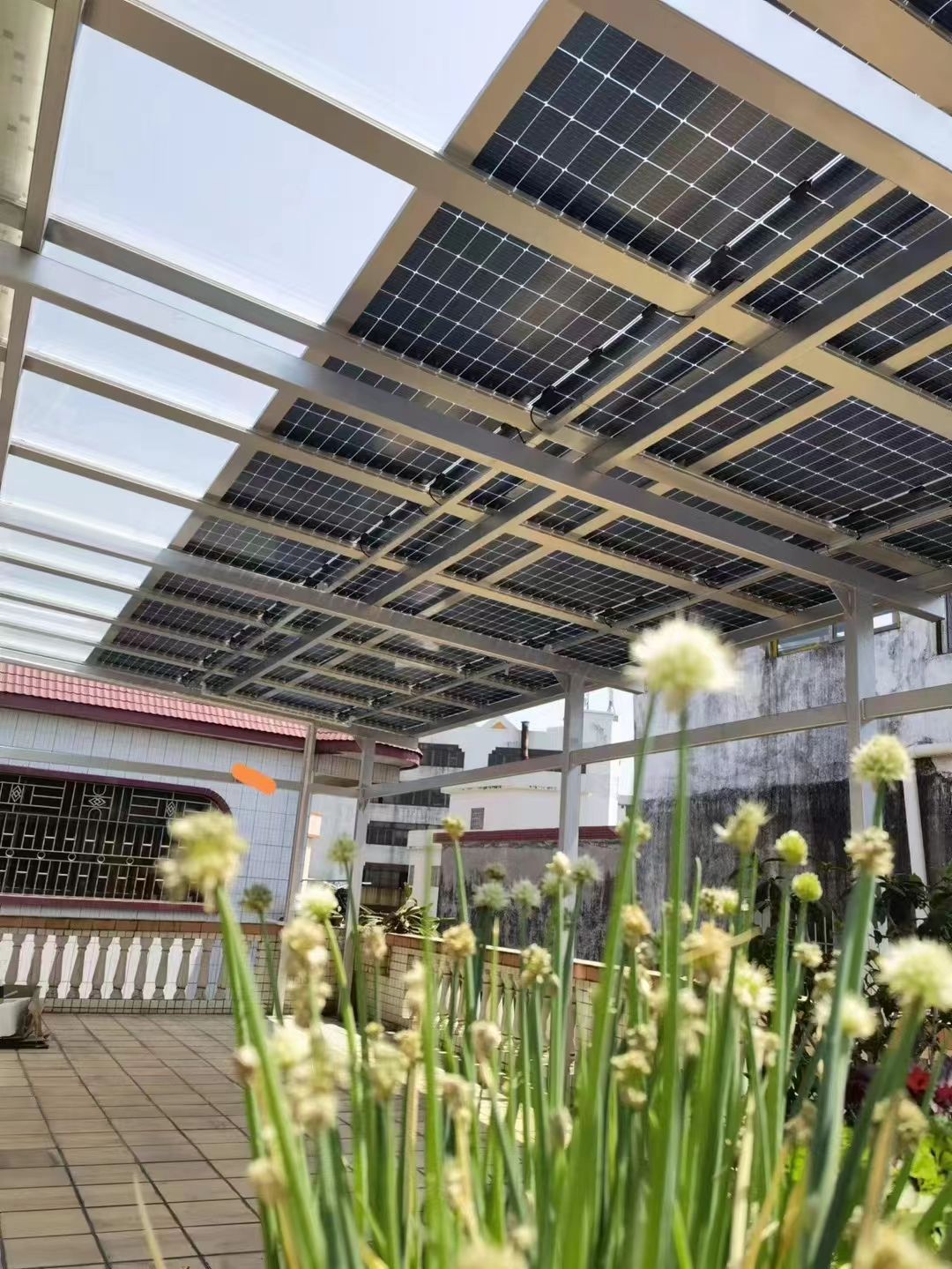 儋州别墅家用屋顶太阳能发电系统安装